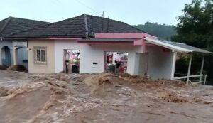 Defesa Civil Estadual alerta para a necessidade de retirada da população em área de risco