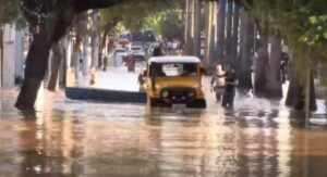 Cidade Baixa e Menino Deus enfrentam alagamento após estação ser desligada