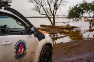 Defesa Civil emite alerta para risco de temporais e chuvas intensas