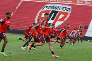 Propostas chegam e titular da defesa está cada vez mais próximo de deixar o clube