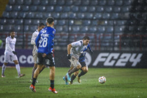 Com chuva, tempestade e Marchesín herói, Grêmio vence Huachipato e está classificado na Libertadores