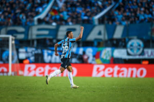 Em duelo pela recuperação, Grêmio vence o Fluminense