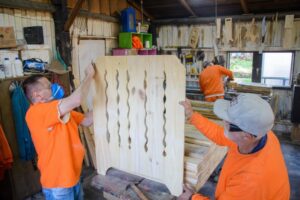 Itens produzidos em unidades prisionais ajudam vítimas das enchentes