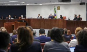 STF retoma julgamento de denúncia de golpe contra Bolsonaro, acompanhe