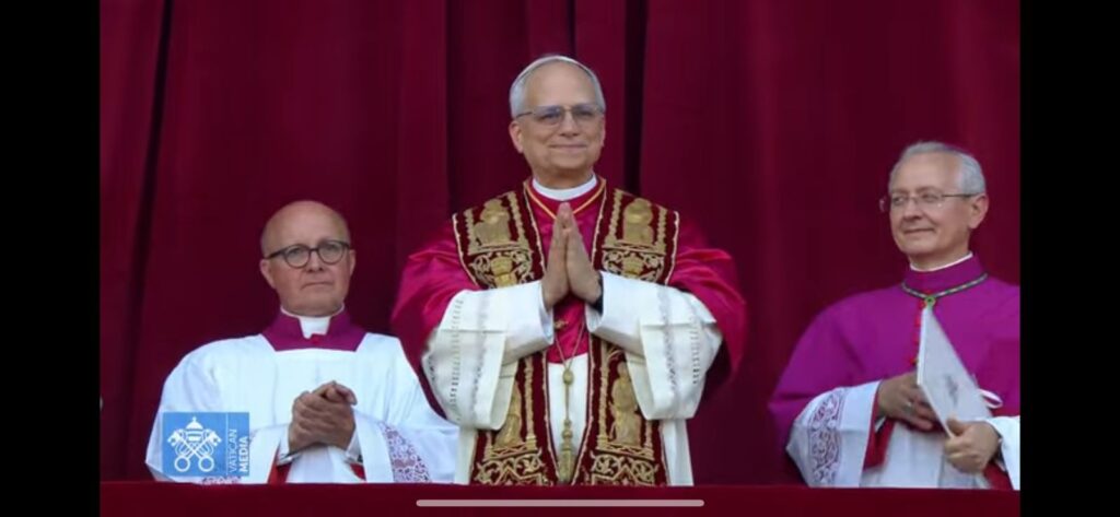 Roma Aclama Leão XIV: O Cardeal Americano Robert Prevost Ascende ao Trono de Pedro em Conclave Histórico
