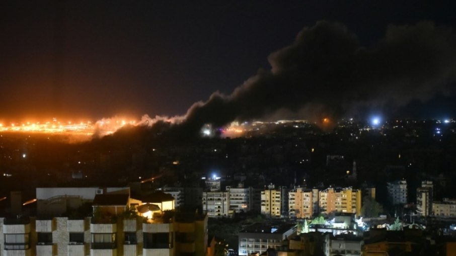Escalada de Ataques e Retaliações Marca o Fim de Semana no Oriente Médio