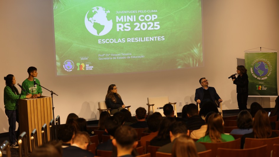 Protagonismo estudantil nos debates sobre o clima marca o primeiro dia da Mini COP RS