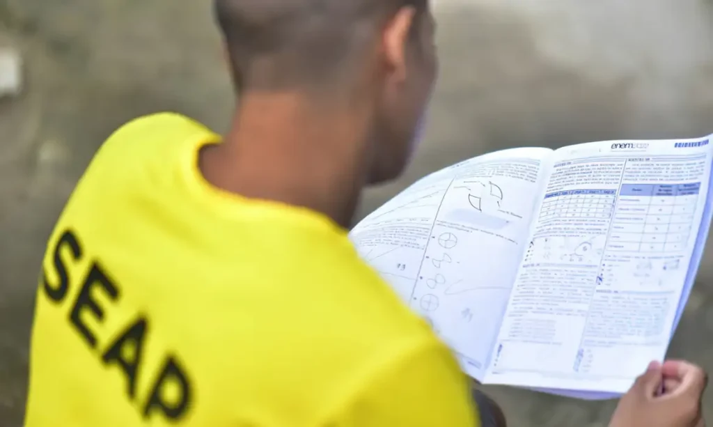 Encceja PPL 2025: prazo de adesão ao exame termina hoje