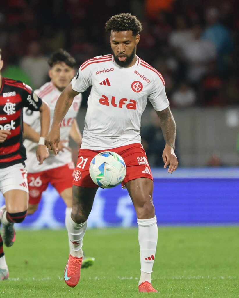 Inter perde por 1 a 0 para o Flamengo no Maracanã e ainda mantém chances na Libertadores
