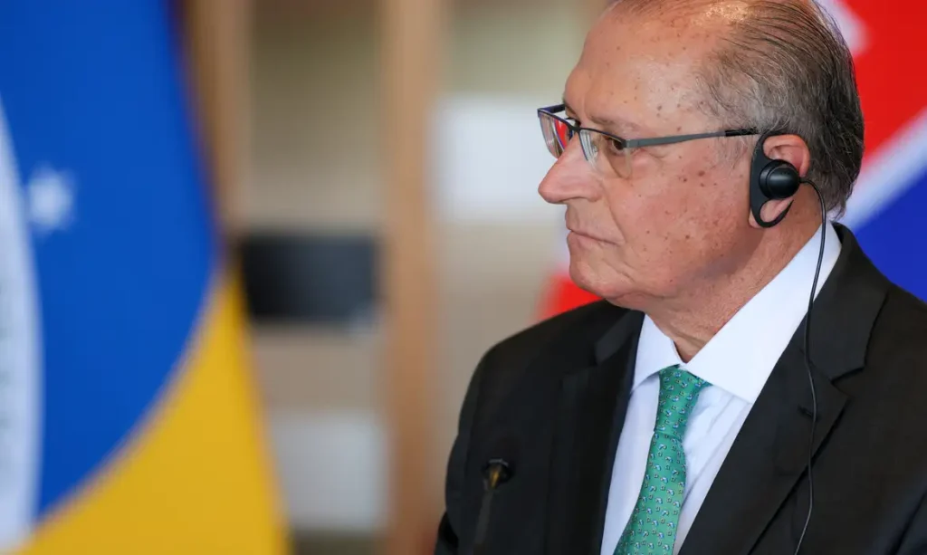 Reunião surpresa entre Alckmin e diplomata dos EUA após tarifaço