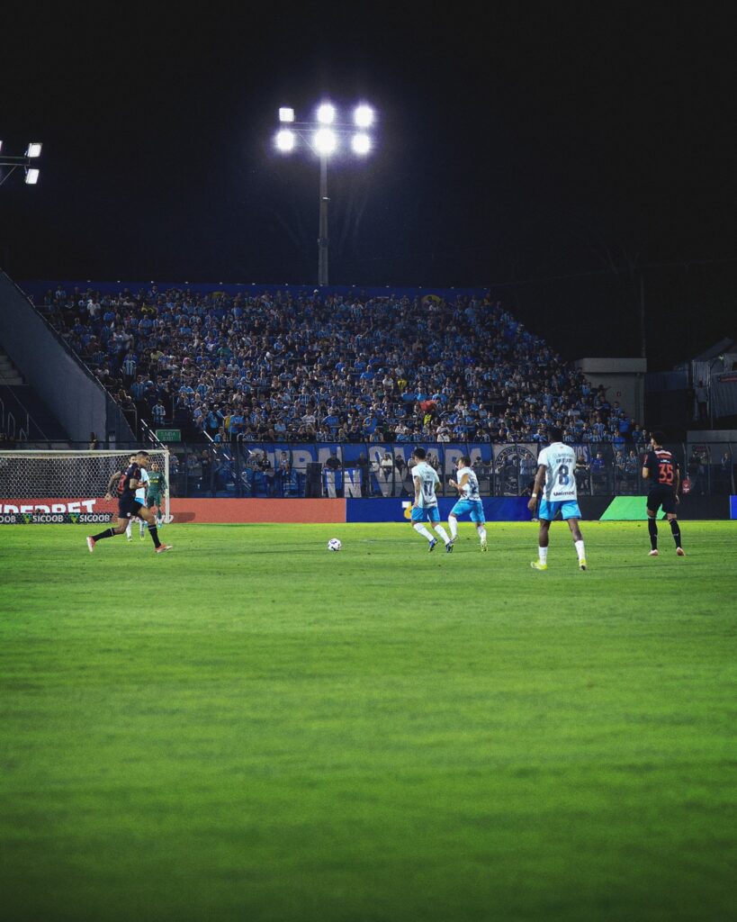 Grêmio perde para o Bragantino com gol no último ato em partida repleta de polêmicas
