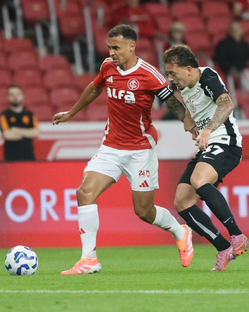 Com pênalti no fim, Inter empata com o Corinthians
