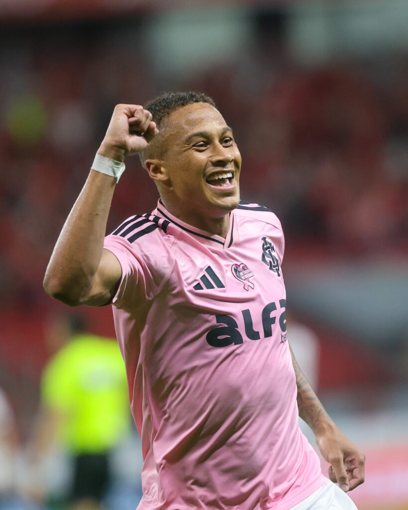 Inter supera Botafogo, vence a primeira com Ramón Díaz e se afasta do Z4