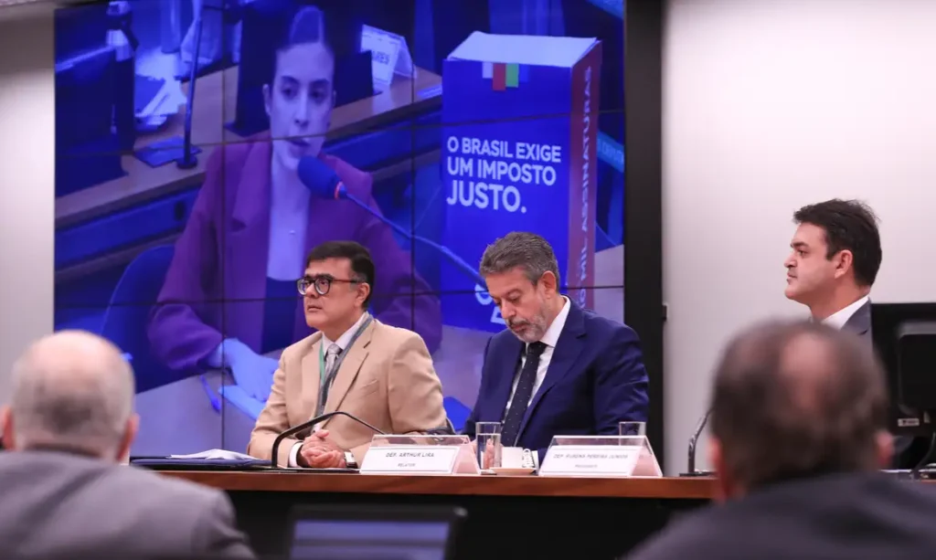 Câmara vota projeto que isenta do IR quem recebe até R$ 5 mil por mês