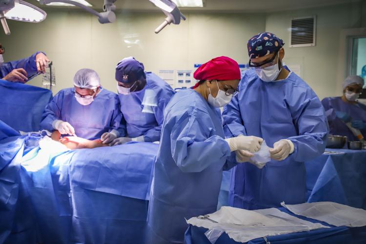 HPS realiza primeiro transplante de membrana amniótica em criança para tratamento de queimaduras