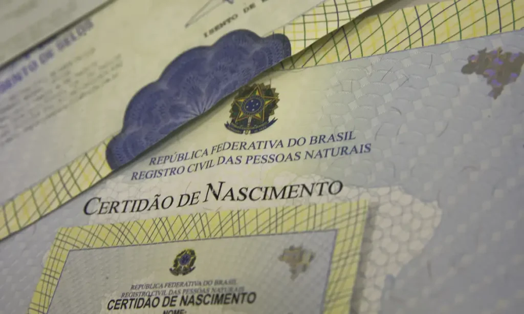 Brasil registra maior queda de nascimentos em duas décadas, aponta IBGE