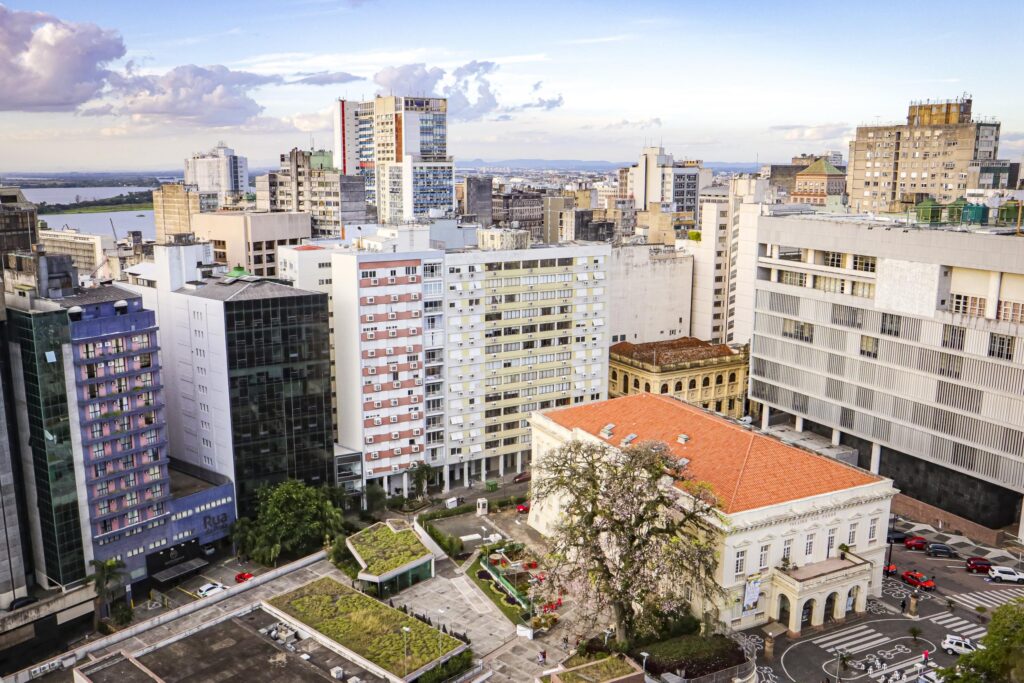 Revisão de contratos de energia gera economia de R$ 18,5 milhões aos cofres municipais em 2025