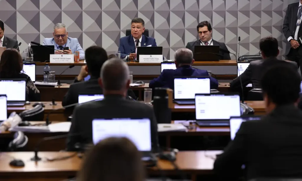 PF reintegra dados de Daniel Vorcaro à CPI do INSS após extração e aponta falha na cadeia de custódia