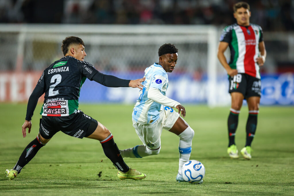 Grêmio desperdiça três pênaltis, empata com o Palestino e amplia jejum fora na Sul-Americana