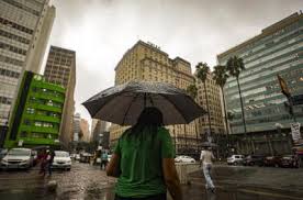 Defesa Civil emite alerta de chuva intensa em Porto Alegre até sexta-feira