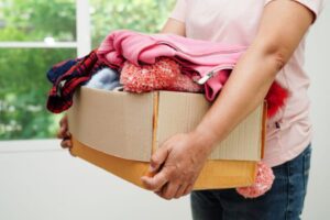 Porto Alegre lança Campanha do Agasalho com foco em cobertores e roupas infantis e masculinas