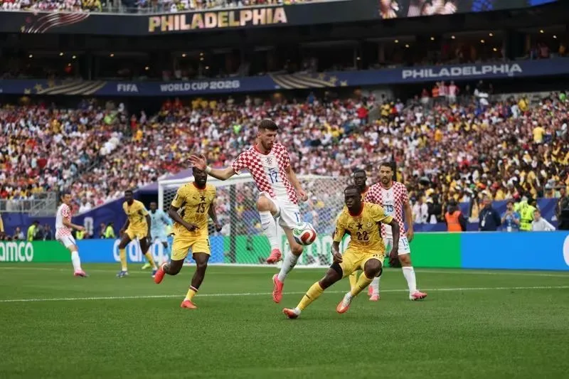 Croácia vence Gana de virada, garante vice-liderança do Grupo L e avança ao mata-mata da Copa