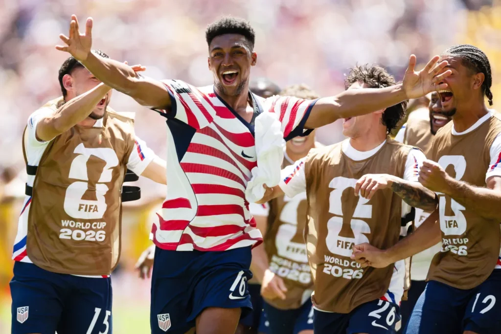 Estados Unidos vencem Austrália e avançam à fase eliminatória da Copa do Mundo