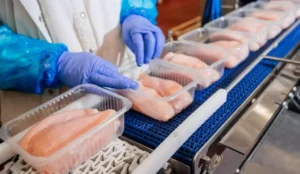 Frango, ovos e frutas ficam mais baratos no Rio Grande do Sul, mas cesta básica volta a subir