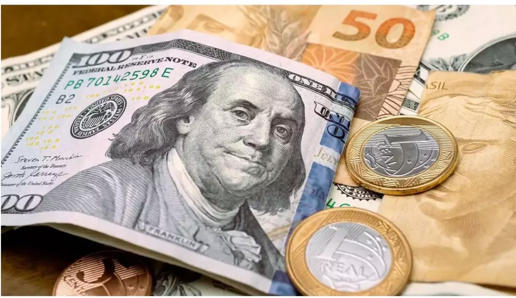 Dólar recua para R$ 5,17 após dados da inflação; Bolsa avança e se aproxima de nova máxima