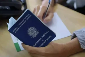 Desemprego cai no RS, renda cresce e Estado registra 77 mil desocupados a menos