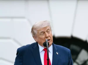 Trump ameaça Irã com novos ataques caso Líbano continue em tensão