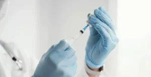 Nova vacina contra pneumonia e meningite começa a ser aplicada no SUS em todo o Brasil