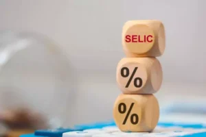 BC vê piora no cenário da inflação e sinaliza juros altos por mais tempo