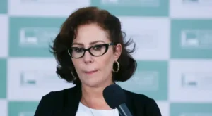 Corte italiana questiona imparcialidade em julgamento e revoga extradição de Carla Zambelli
