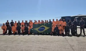 Brasil envia quarto voo humanitário à Venezuela com bombeiros e equipamentos de resgate