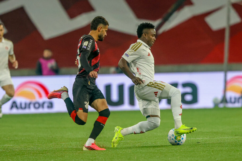 Inter perde para o Athletico, sofre quarta derrota seguida e segue perto da zona de rebaixamento