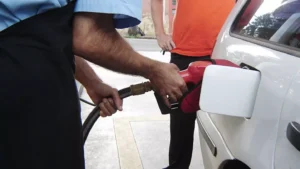 Gasolina com 32% de etanol passa a ser vendida no Brasil a partir deste sábado