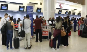 Setor de serviços recua 0,4% em maio, pressionado pela queda nos transportes