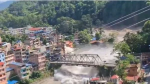 Avalanche de lama deixa 98 mortos e centenas de desaparecidos na fronteira entre Nepal e Tibete