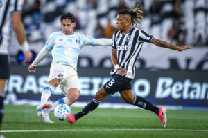 Grêmio perde para o Botafogo por 3 a 2 e segue à beira da zona de rebaixamento