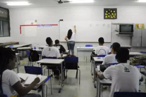 Brasil mantém baixo desempenho no Pisa e tem mais de 40% dos alunos abaixo do nível mínimo
