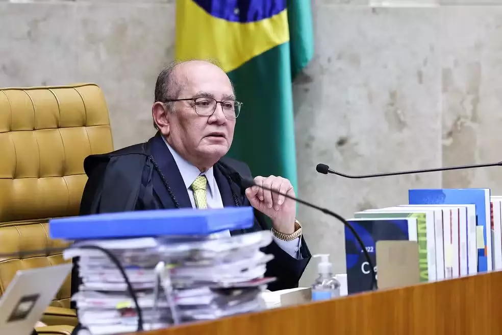 STF forma maioria para manter diretor-geral da PF afastado, mas pedido de vista adia julgamento